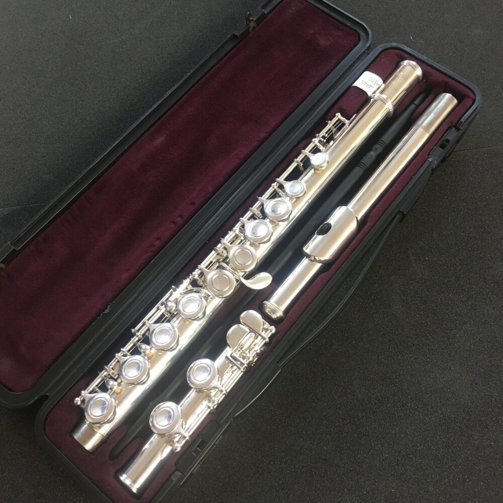 Yamaha YFL211 Flute Outfit | Musical Instrument Hire Co